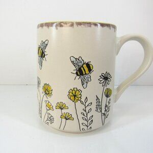 Spectrum Designz 2022 Bumble Bee and Flowers Ceramic 16 Oz Coffee Mug